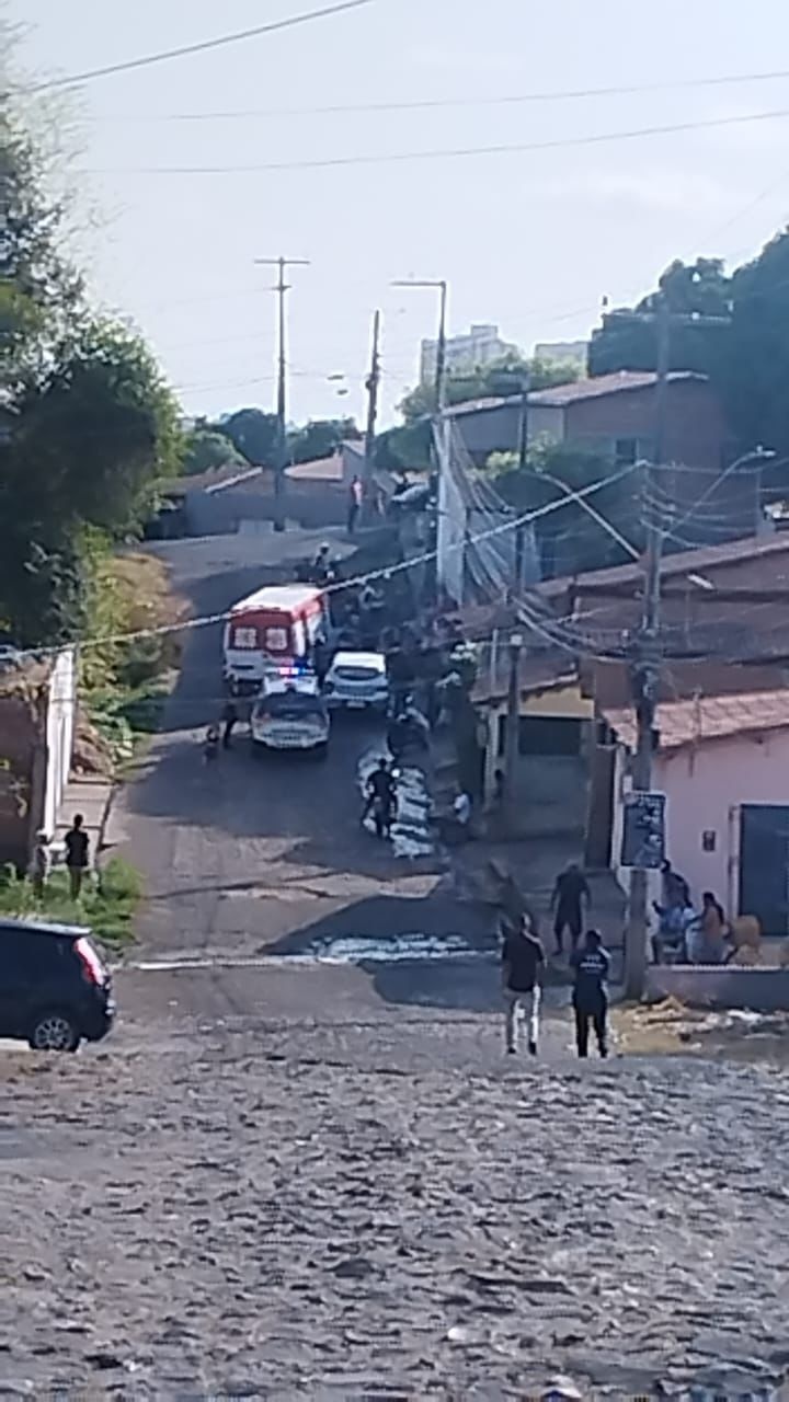 Equipe da TV Antena 10 é alvo de assaltantes na zona Sul de Teresina