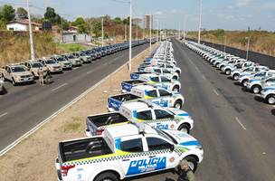 Título: Governo entrega 200 novas viaturas pick-ups para a Polícia Militar na quinta (12), Link: https://www.pi.gov.br/noticia/governo-entrega-200-novas-viaturas-pick-ups-para-a-policia-militar-na-quinta-12 (Foto: Divulgação)