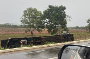 Ônibus tomba e deixa vários passageiros feridos no Sul do Piauí (Foto: Divulgação)