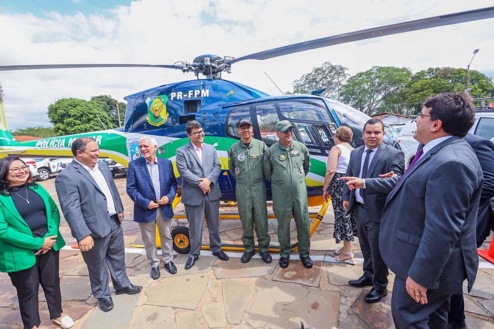 Rafael entrega helicóptero, viaturas e equipamentos para a Segurança no Piauí