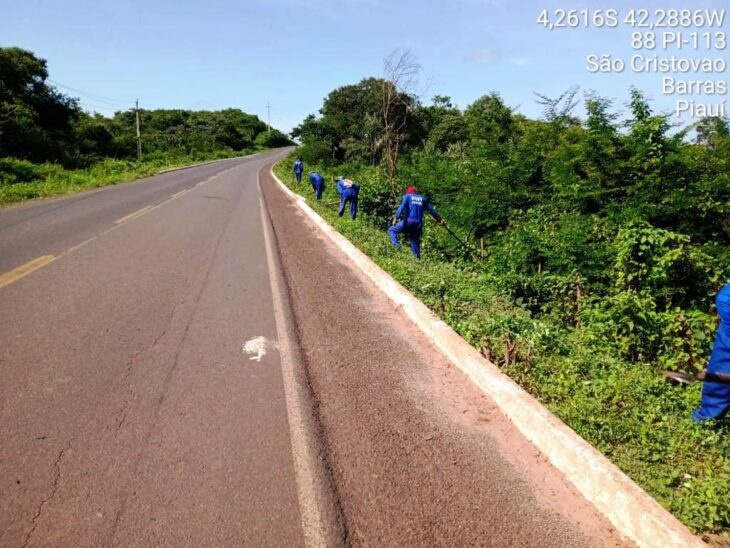 DER-PI realiza manutenção nas rodovias durante o carnaval