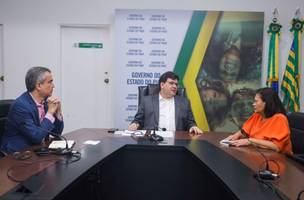 Governador com a secretária de Defesa Civil, Norma Nogueira e o secretário Washington Bonfim (Gabriel Paulino) (Foto: Divulgação)