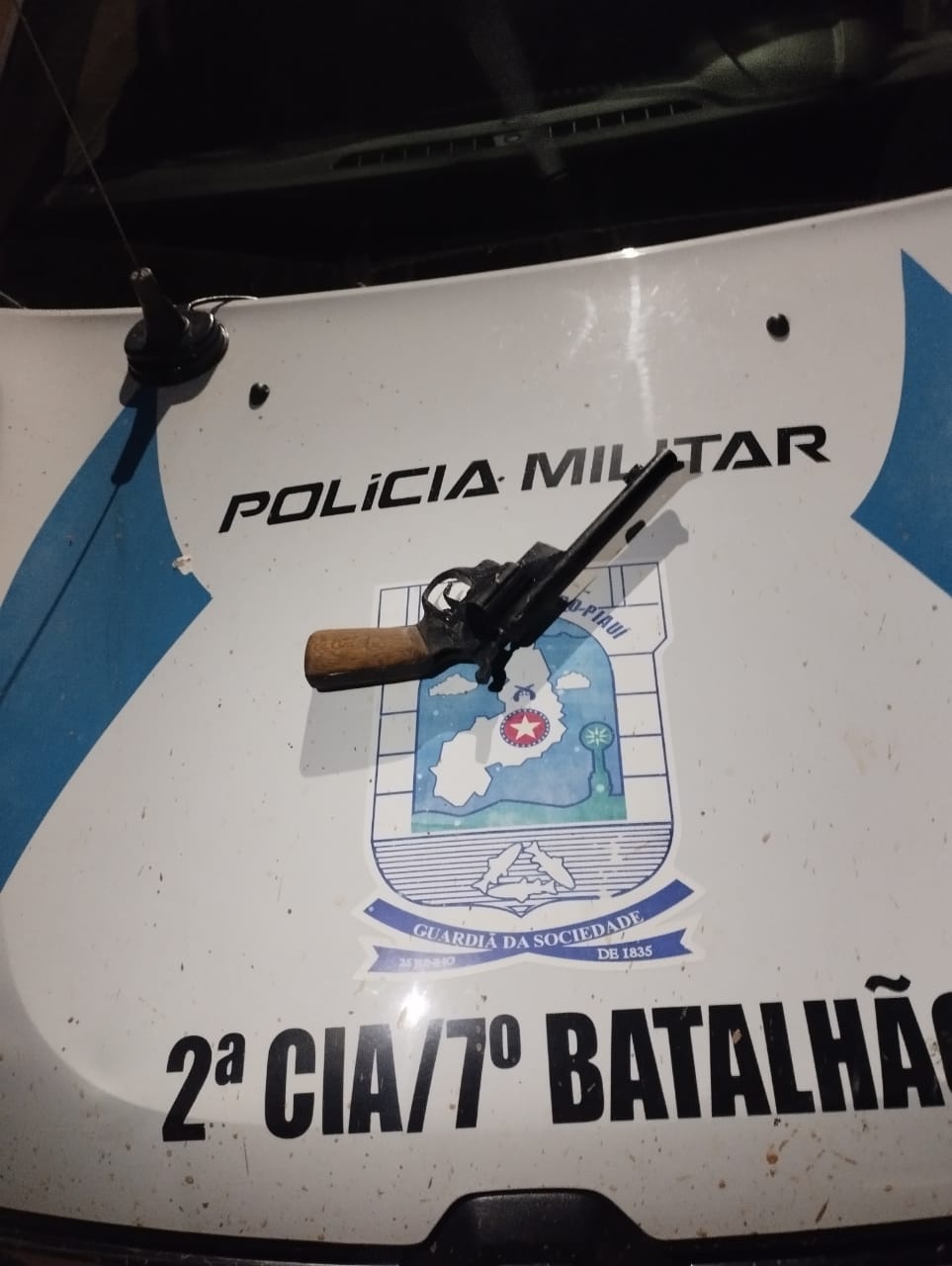 Homem é preso por porte ilegal de arma de fogo