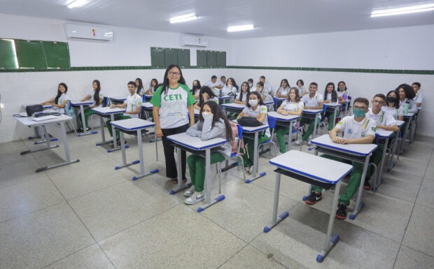 Seduc convoca mais 297 professores para Capital e interior do Estado