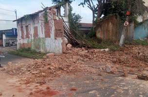 Defesa Civil isola imóvel abandonado no centro de Teresina (Foto: Divulgação)