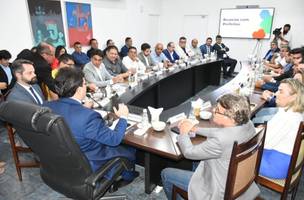 Governador Rafael Fonteles destaca telessaúde em reunião com prefeitos do Vale do Sambito e Entre Rios (Foto: Divulgação)