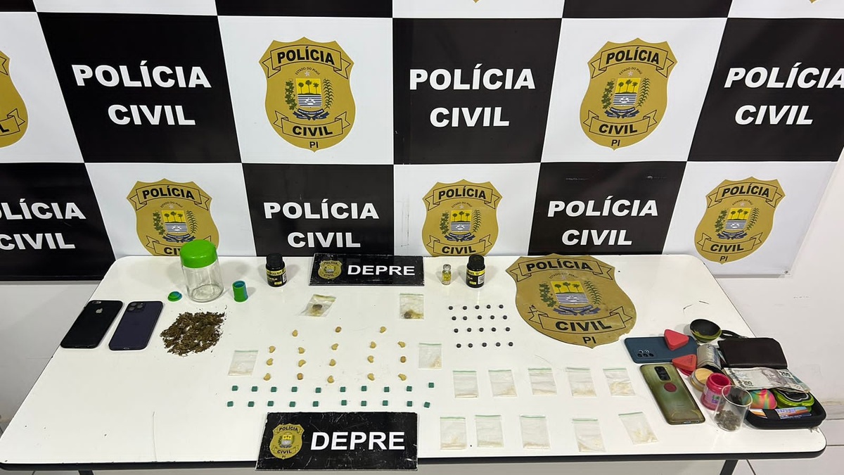 Material apreendido com o criminoso