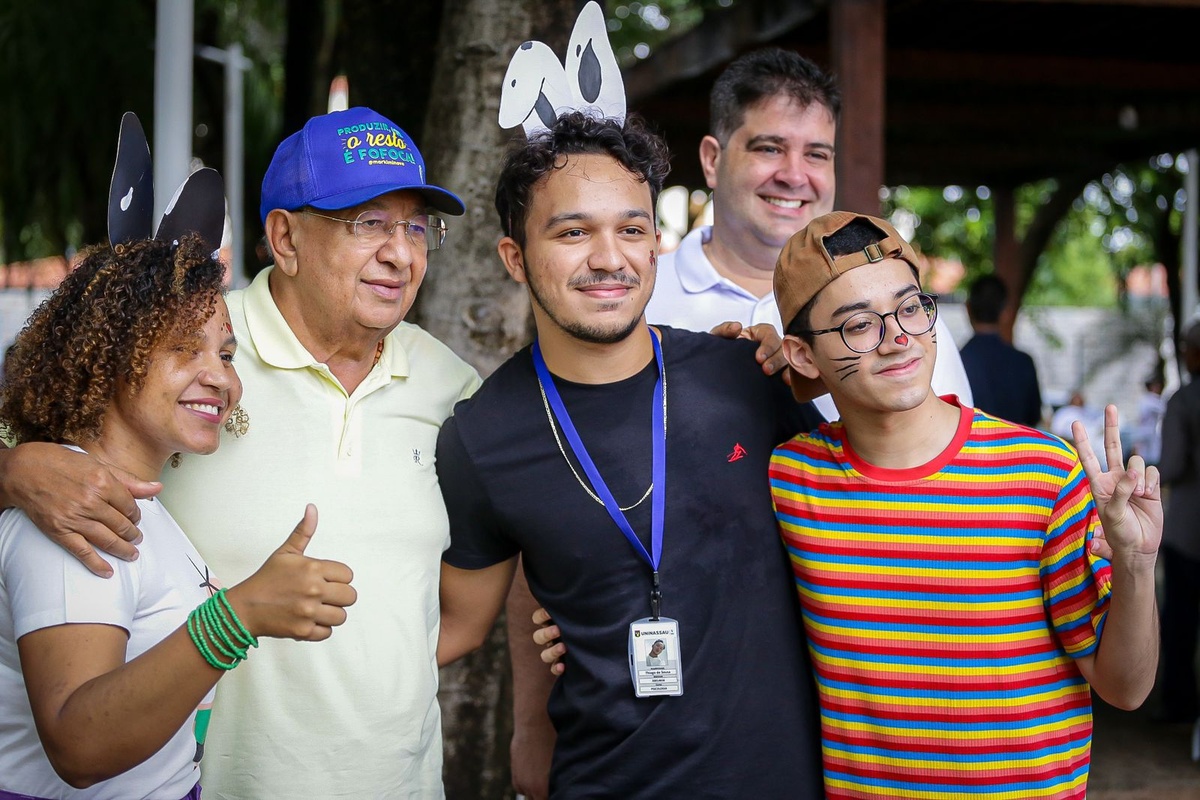 Prefeito Dr. Pessoa se reúne com famílias na zona Sul no Dia Mundial do Autismo