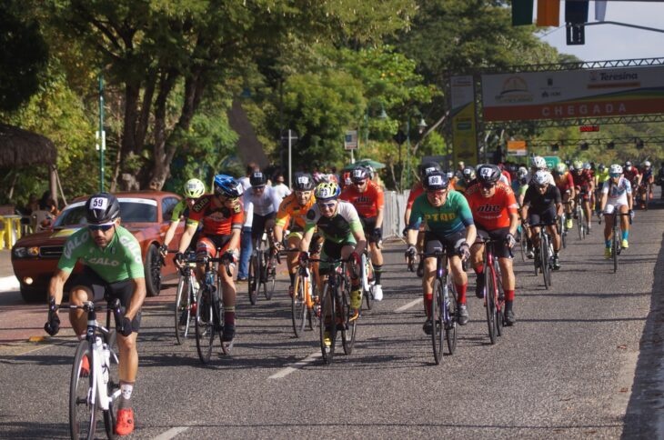 Atletas de sete estados participam do GP Teresina de Ciclismo