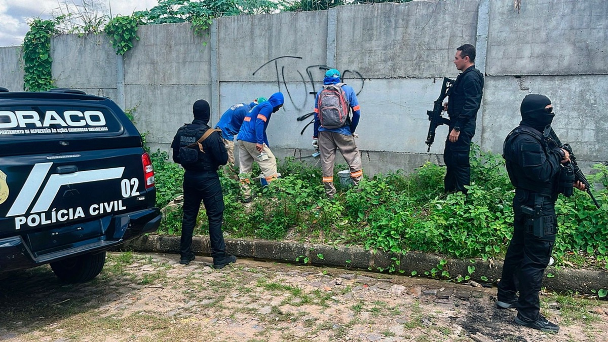 “Operação Laje”: Pichações com siglas de facções são retiradas do Alto da Ressurreição