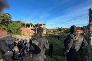 Prédio abandonado usado pelos criminosos (Foto: Divulgação)