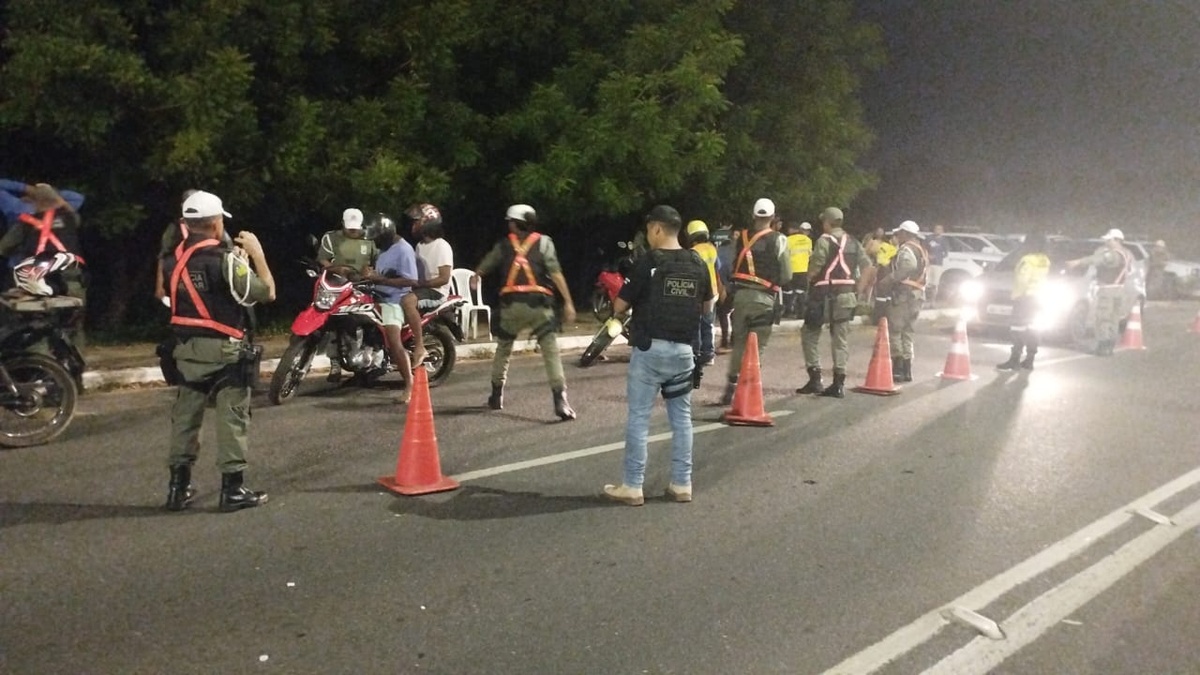 Dezesseis pessoas são conduzidas durante blitzen realizadas em Teresina