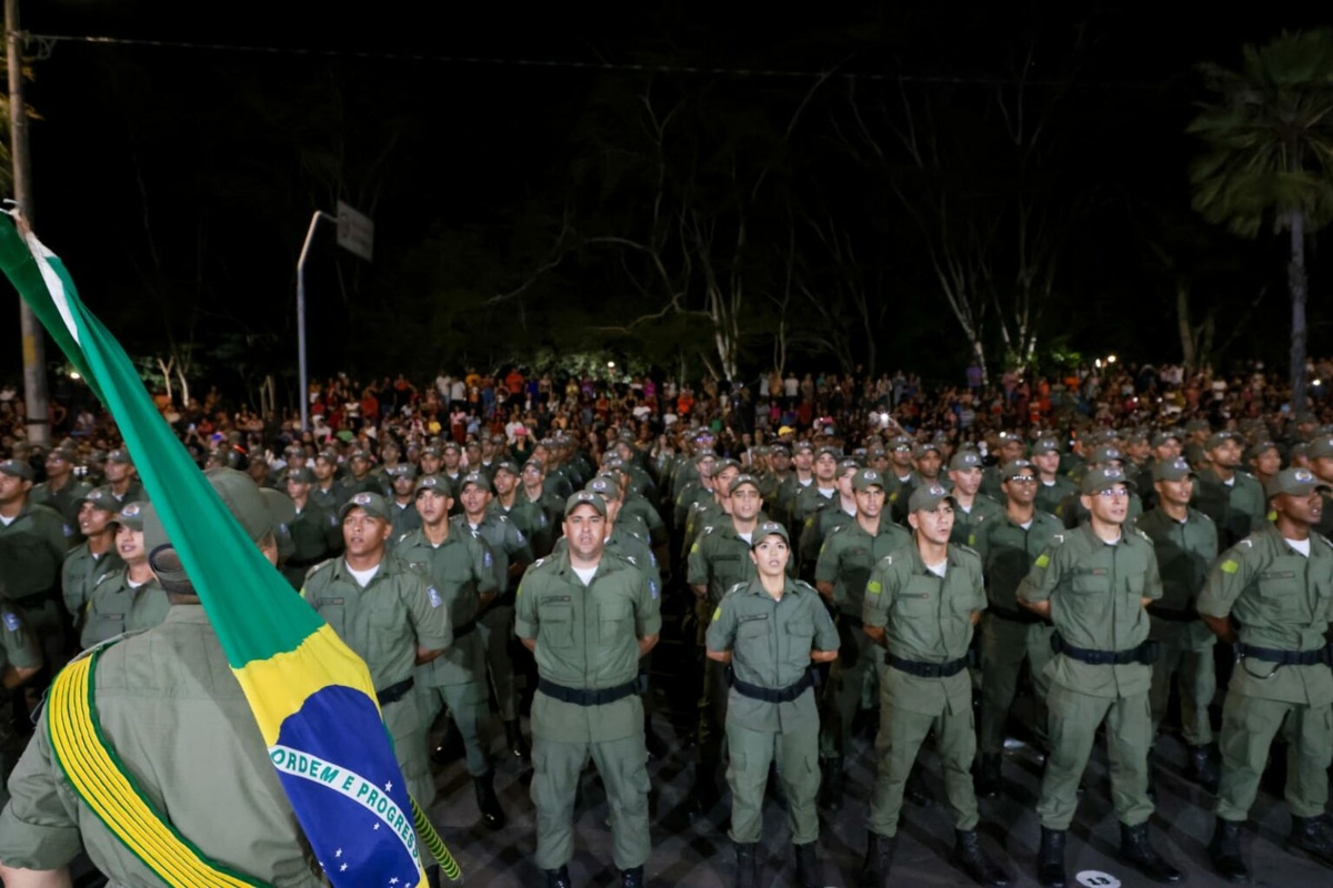 Governador realiza a maior promoção de policiais da história da PM do Piauí