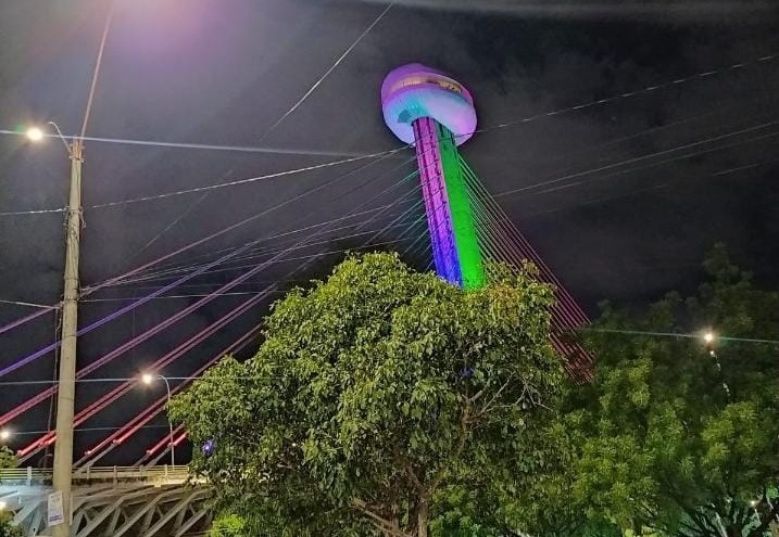 Ponte Estaiada ficará nas cores do arco-íris até domingo em alusão ao Dia do Orgulho LGBTQIAPN+