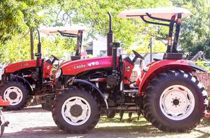 SAF entrega tratores e implementos agrícolas para entidades de 15 municípios do Piauí (Foto: Divulgação)