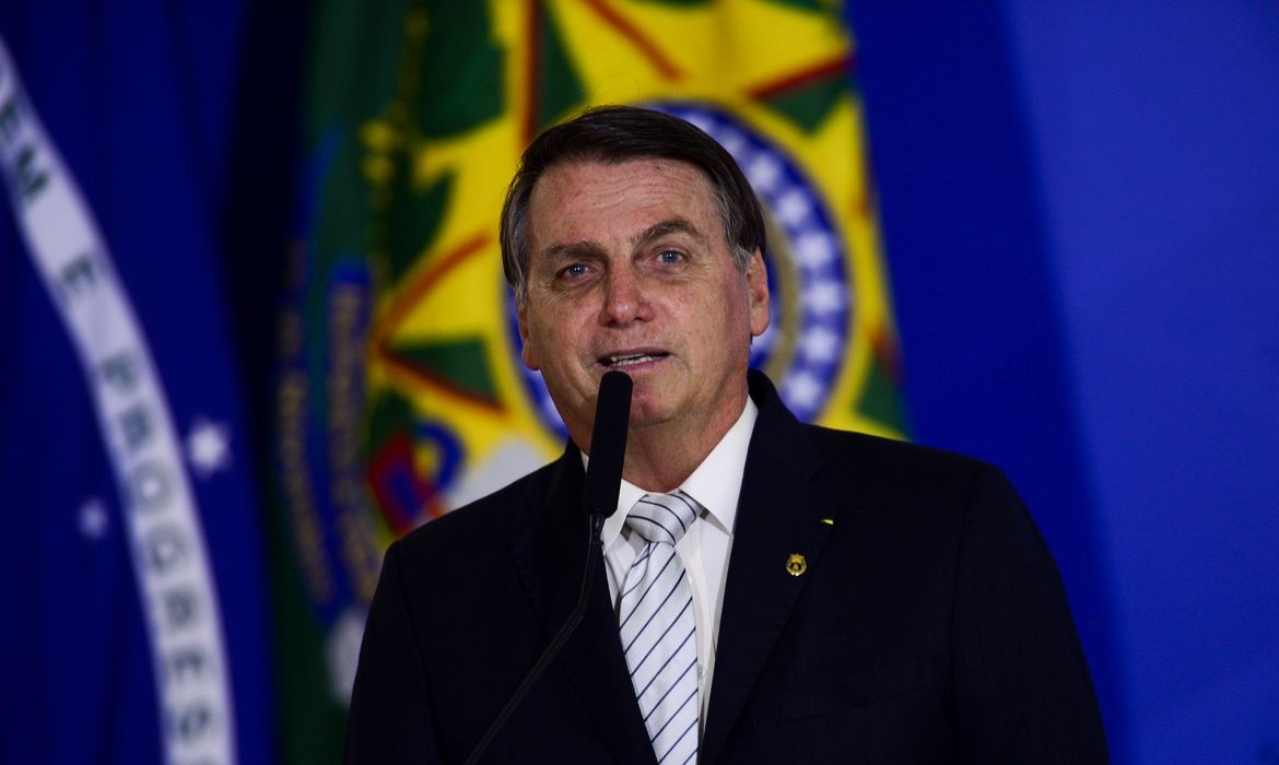 TSE suspende sessão com 3 votos a 1 pela inelegibilidade de Bolsonaro