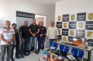 Polícia Civil apreende grande quantidade de drogas e arma na zona Norte (Foto: Divulgação)