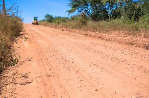 Prefeitura de Timon executa terraplanagem na Avenida Luís Firmino de Sousa (Foto: Divulgação)