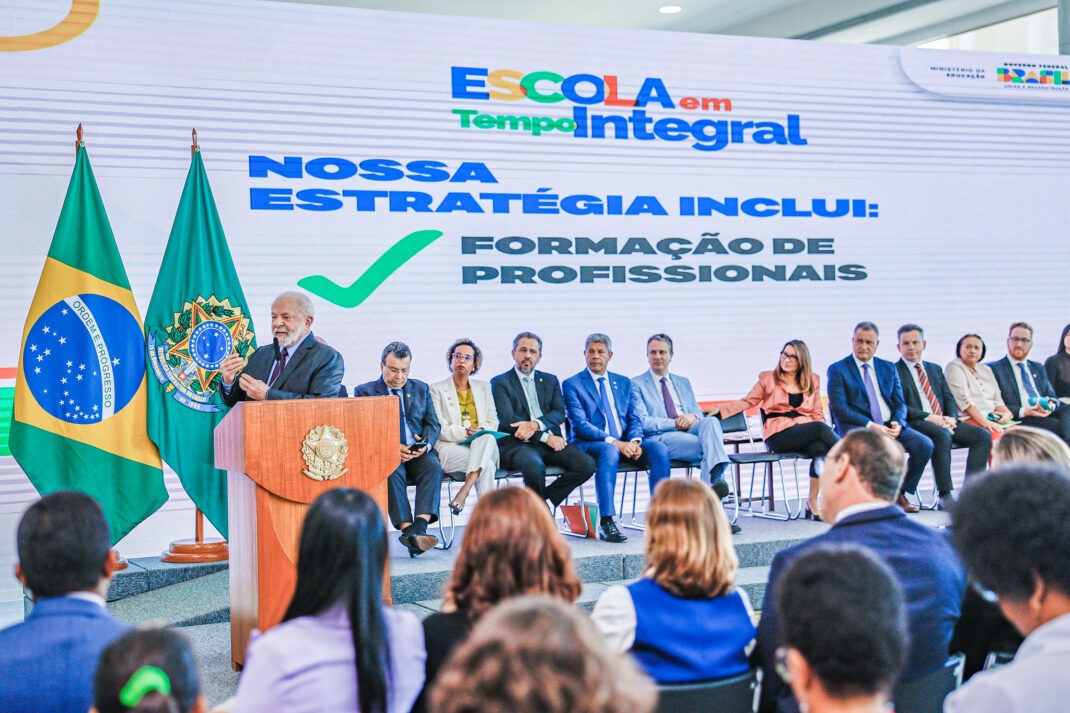 Lula destaca educação do Piauí no lançamento do Escola em Tempo Integral