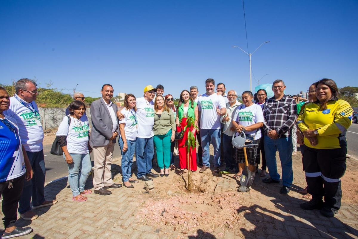 O prefeito destacou a importância de contribuir para acabar com a devastação