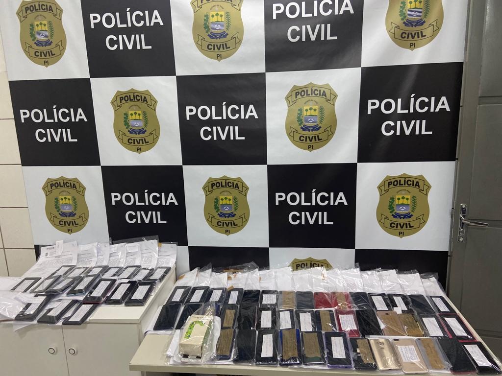 Polícia Civil restitui 60 aparelhos celulares recuperados na capital