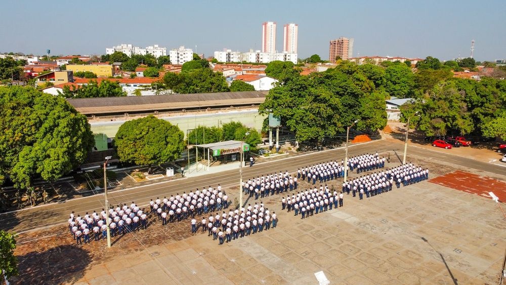 Polícia Militar realiza formatura de cerca de 350 novos policiais nesta quinta