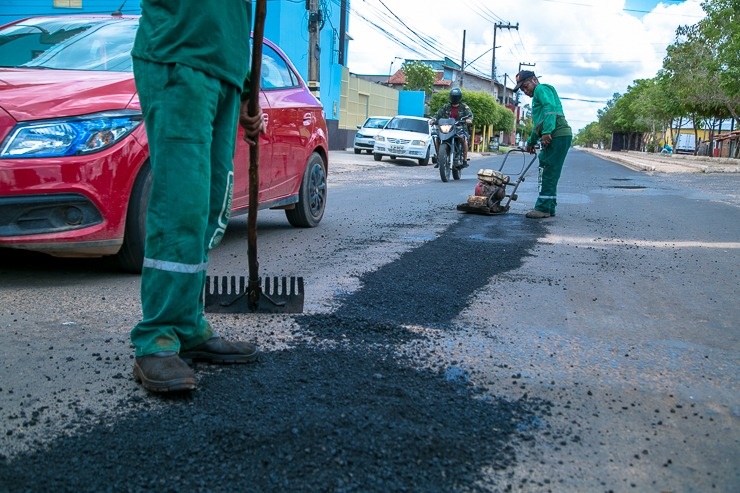 Prefeitura de Timon faz operação tapa-buraco e avança com obra de recapeamento