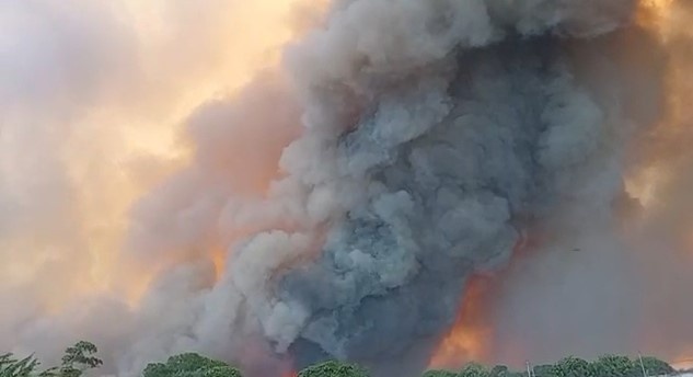 Ainda não há informações sobre o que teria provocado o fogo.