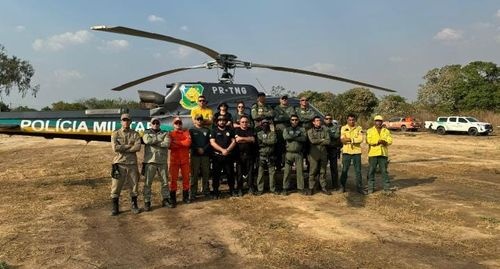 Bombeiros militares extinguem incêndio florestal no município de Canto do Buriti