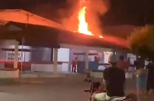 Incêndio de grande proporção atinge mercado e destrói seis boxes no Piauí (Foto: Divulgação)