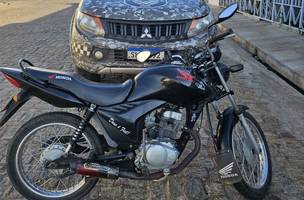 Polícia Militar conduz motociclista flagrado “dando grau” em via pública (Foto: Divulgação)