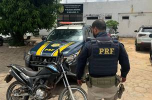 PRF no Piauí prende homem por receptação de veículo roubado no Piauí (Foto: Divulgação)