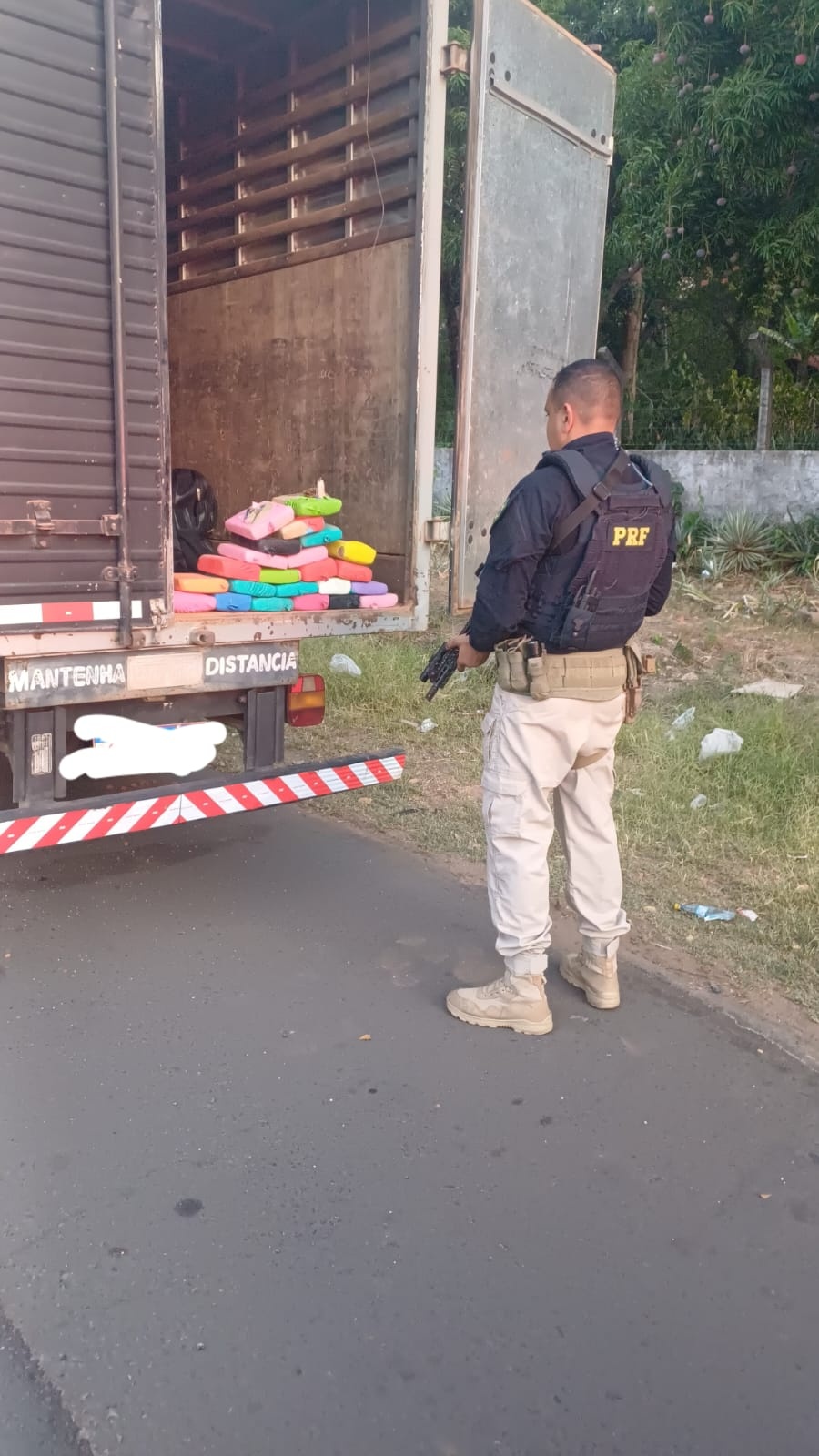 PRF prende dupla e apreende quase 30,0 kg de maconha no Piauí