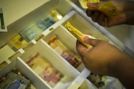 Portabilidade de consignado para CLT entre bancos começa a valer