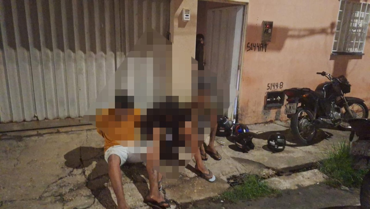 PM prende trio suspeito de assalto e recupera moto de vítima em Teresina