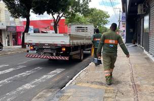 Operação notifica empresas que ocupam calçadas no Grande Dirceu (Foto: Divulgação)