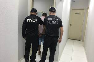 Motorista de aplicativo é preso ao tentar levar droga para presídio (Foto: Divulgação)