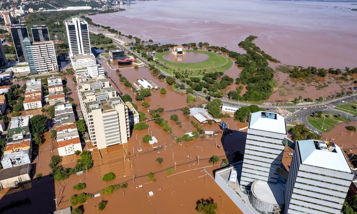 Suspeitas de leptospirose no RS devem receber tratamento imediato