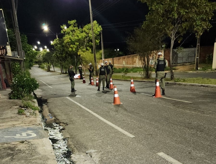 Blitzen recupera 13 celulares e conduz 09 pessoas por embriaguez ao volante