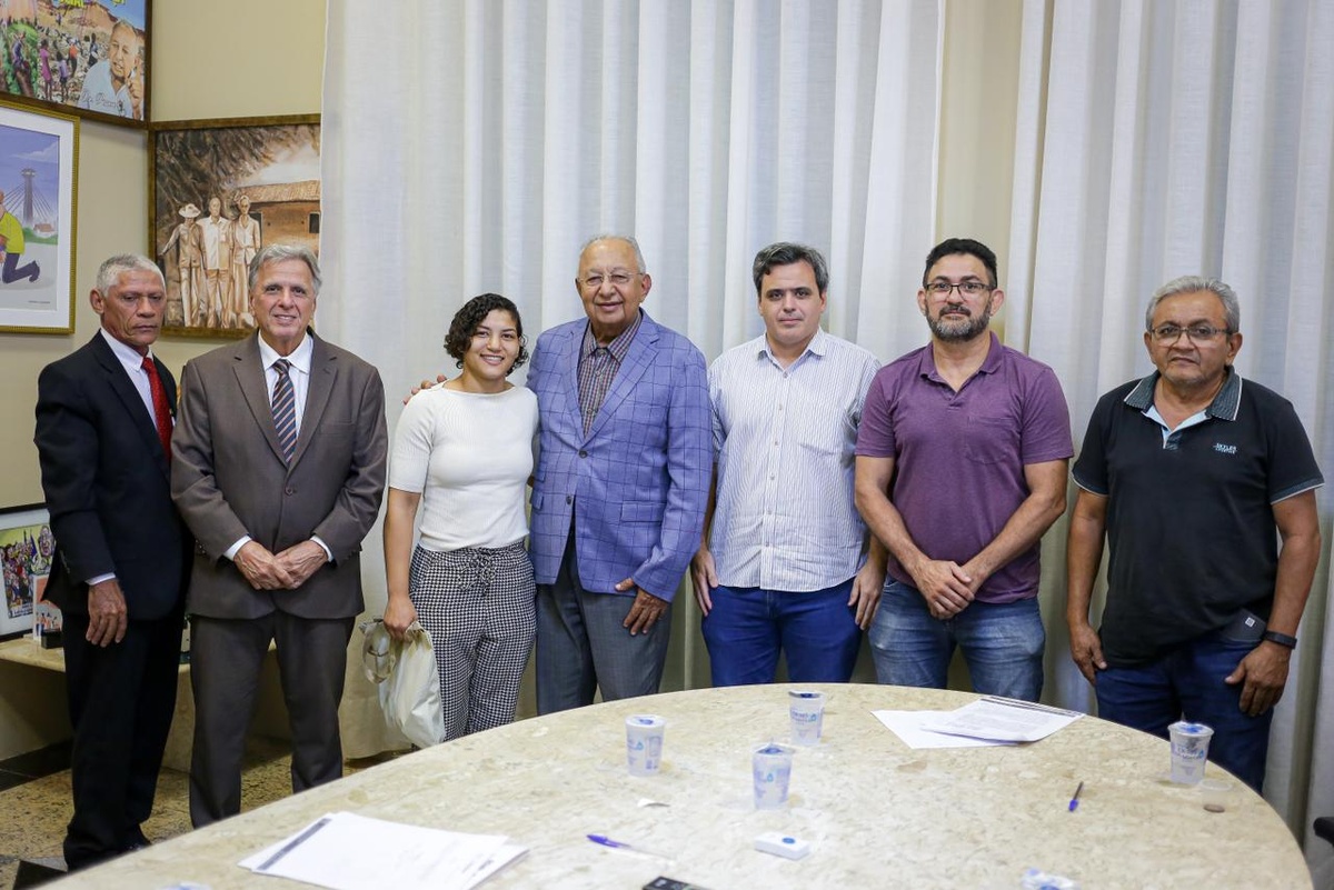 Prefeitura de Teresina e Sarah Menezes firmam parceria para gestão de ginásio