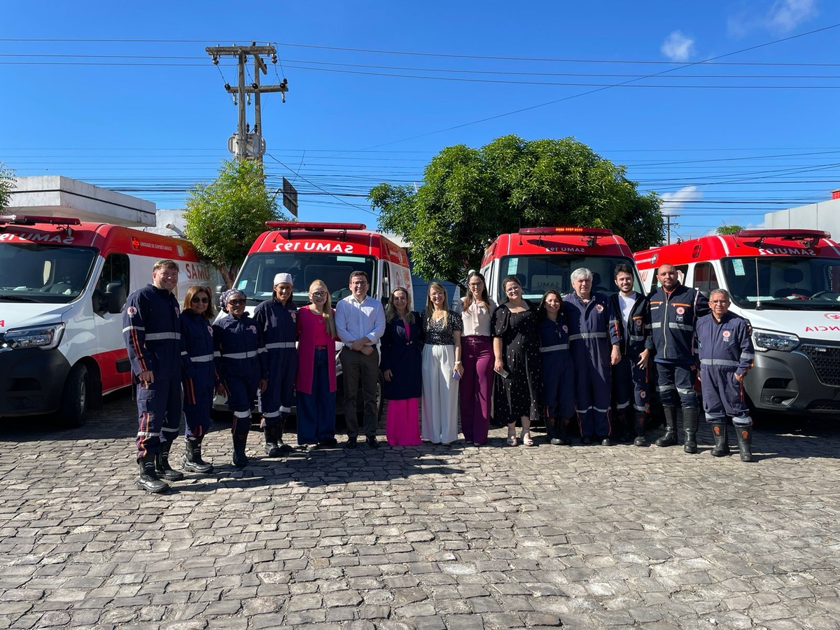 SAMU renova frota com recebimento de quatro ambulâncias