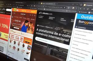 Compras de até US$ 50 pela internet começam a pagar 20% de tarifa (Foto: Rafa Neddemeyer/Agência Brasil)