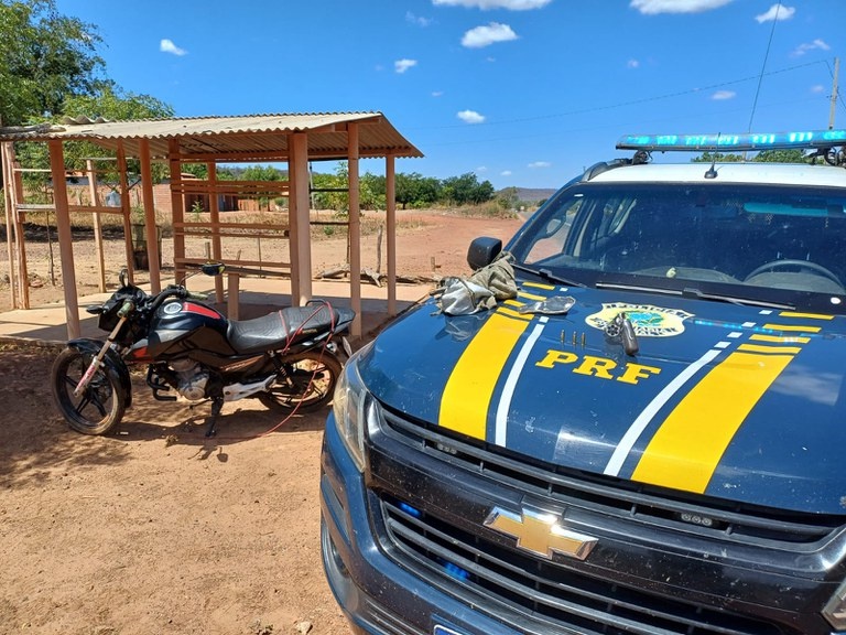 PRF no Piauí prende homem por porte ilegal de arma de fogo em Dom Expedito Lopes