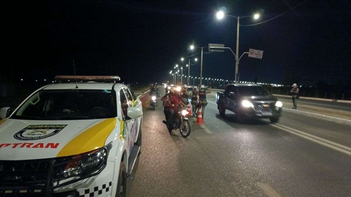 Blitzen recuperam nove motocicletas e conduzem cinco por embriaguez ao volante