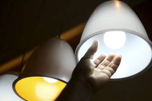 Outubro terá bandeira tarifária mais cara do sistema nas contas de luz (Foto: Marcelo Camargo/Agência Brasil)