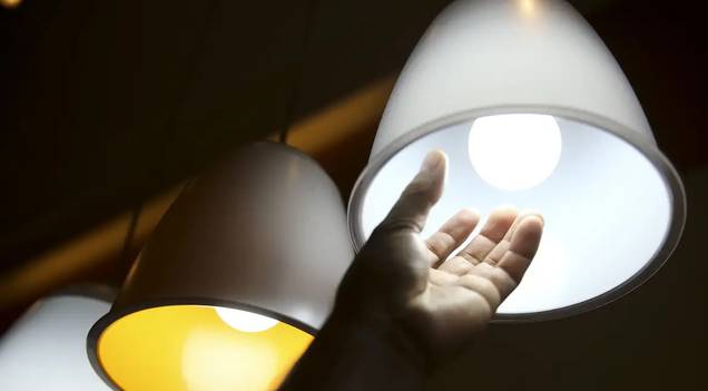Conta de luz continuará com acréscimo da bandeira amarela em junho