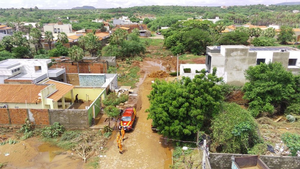 Bombeiros intensificam alertas para chuvas em Picos nesta segunda