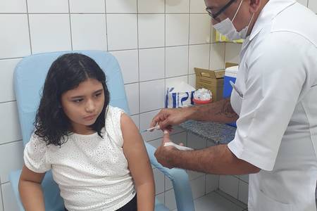 FMS faz chamamento para que responsáveis levem jovens para 2ª dose da vacina
