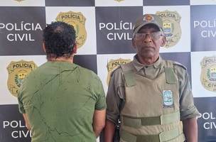 Suspeito de envolvimento em tiroteio que deixou dois mortos é preso pela PM (Foto: Divulgação)