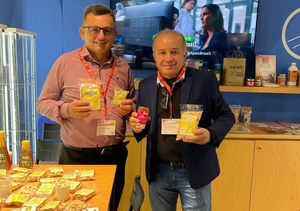 Mel e castanha da agricultura familiar se destacam na maior feira de alimentos